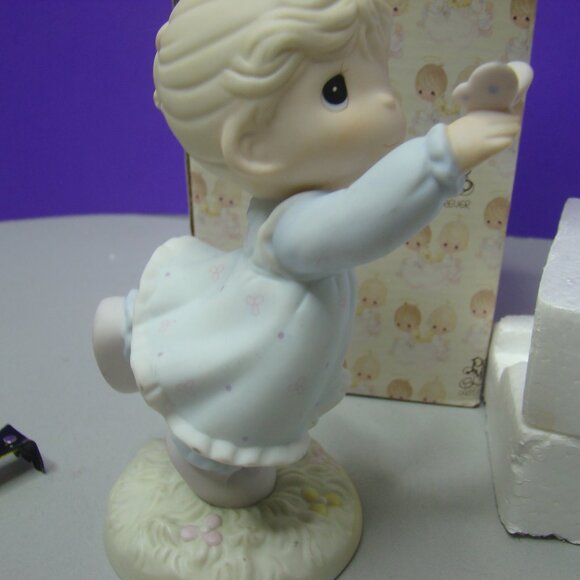 Precious Moments "Happiness Is At Our Fingertips" 529931 Signed Sam Butcher - Picture 9 of 14